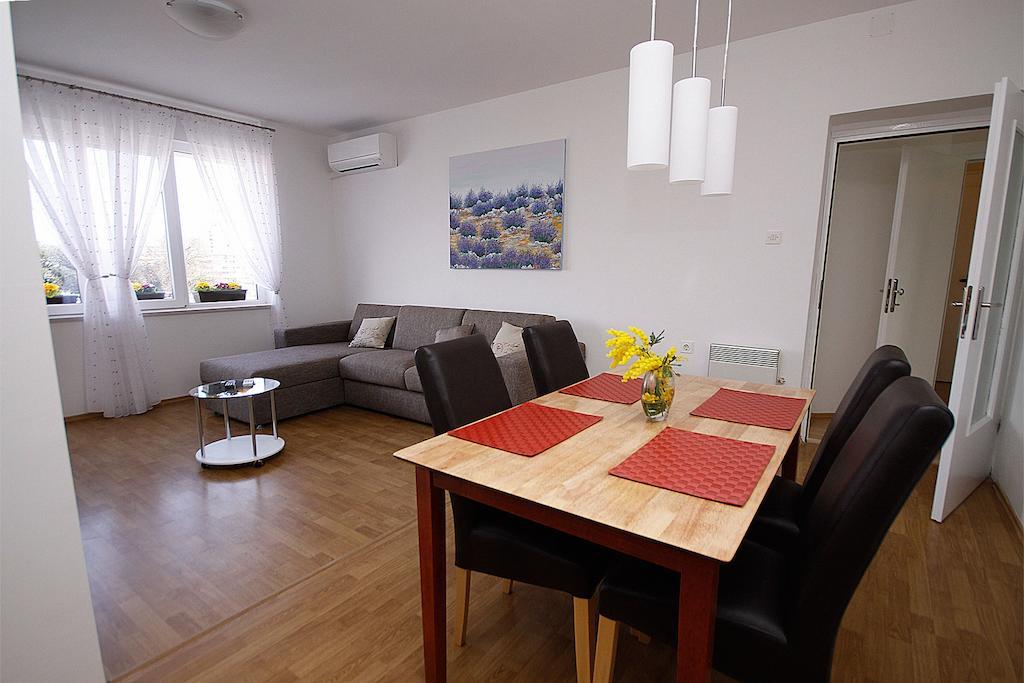 City Center Accommodation Ζαντάρ Δωμάτιο φωτογραφία